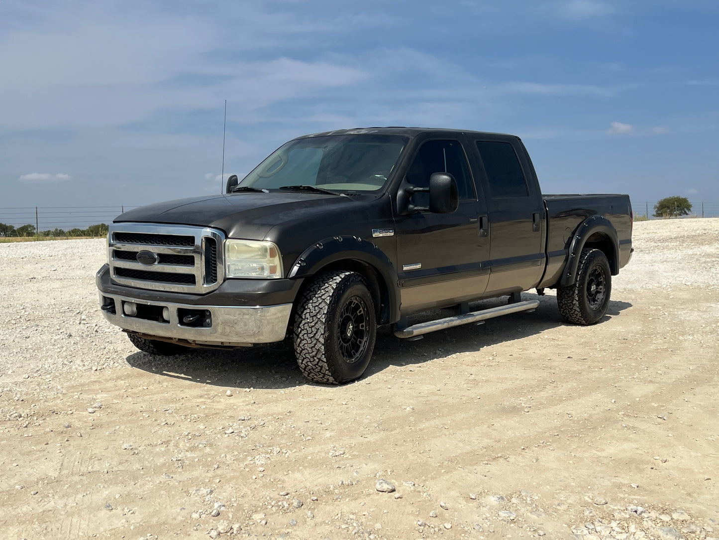 2005-2007 Ford F250 F350 Front RH Right Passenger Door Charcoal Beige