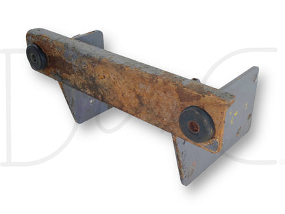 Gehl Sl 4840 Skid Steer Loader Front Motor Mount Engine Bracket 186052