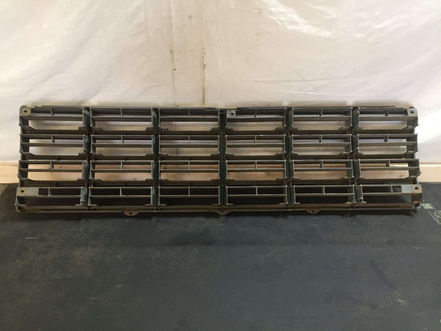 80 81 Ford F100 F150 F250 F350 Bronco Front Grill OEM Early Style